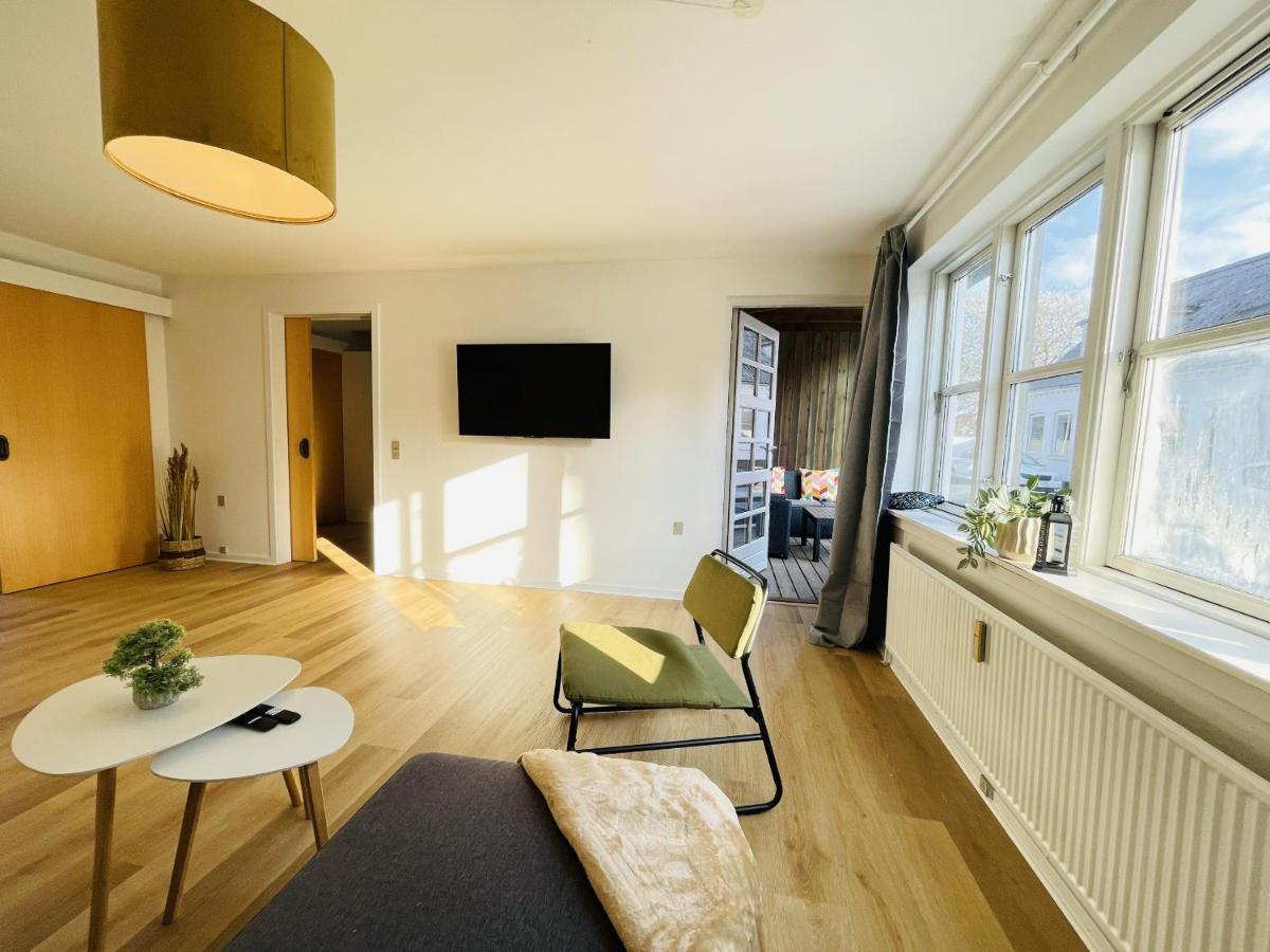 Aday - Central Terrace Apartment In イェリング エクステリア 写真
